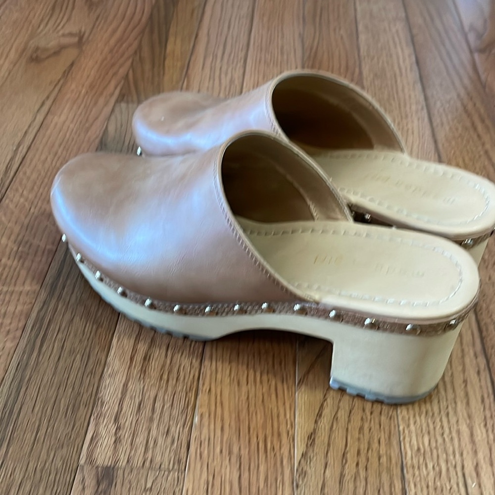 Madden girl clogs size 9.5